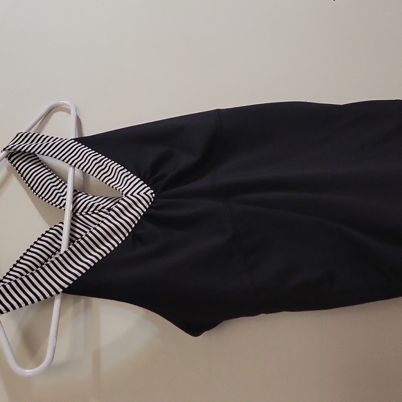 NEW York & Company athletic top M - Picture 2 of 4